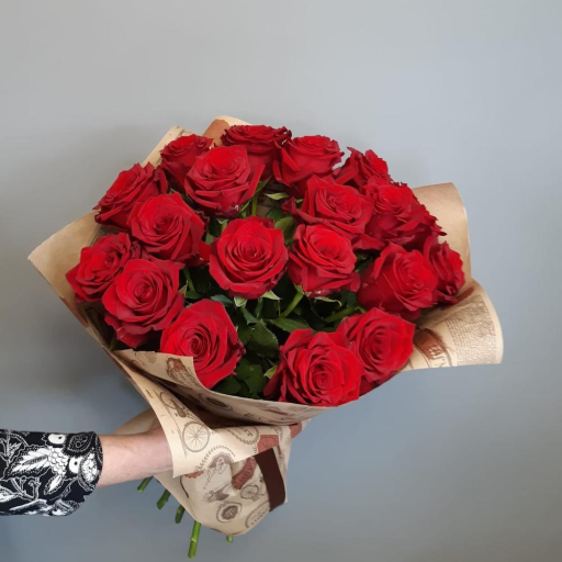 Букет из 19 красных роз "Эксплорер". Фото №1