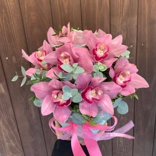 Шляпная коробка с розовыми орхидеями и эвкалиптом "Антуанетта". Фото №1