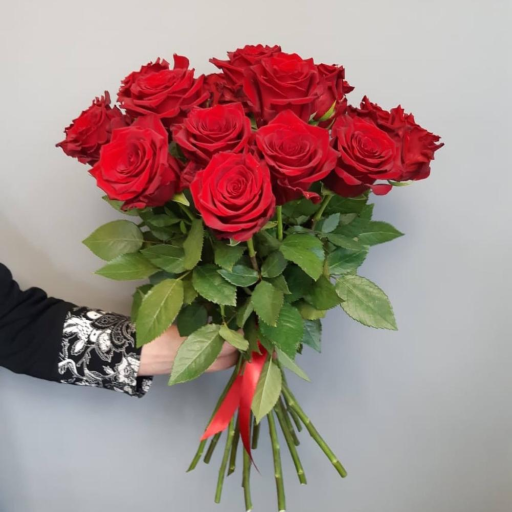 Букет из 19 бордовых роз "Эксплорер". Фото №1