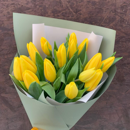 Букет из 15 желтых тюльпанов "Весеннее солнце". Фото №1