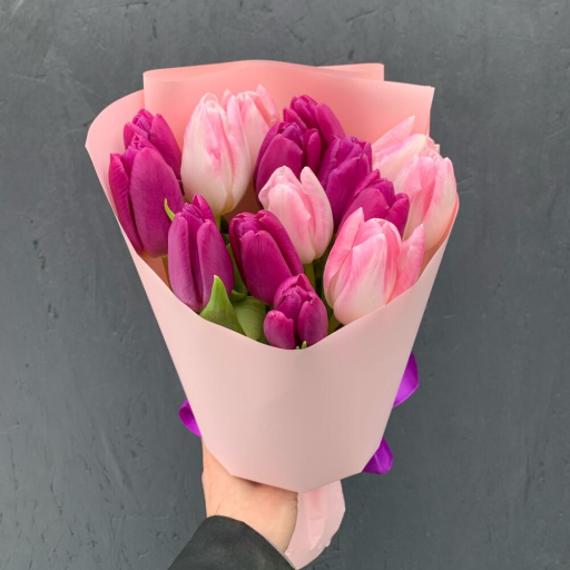 Букет из 15 фиолетовых и розовых тюльпанов "Милана". Фото №1