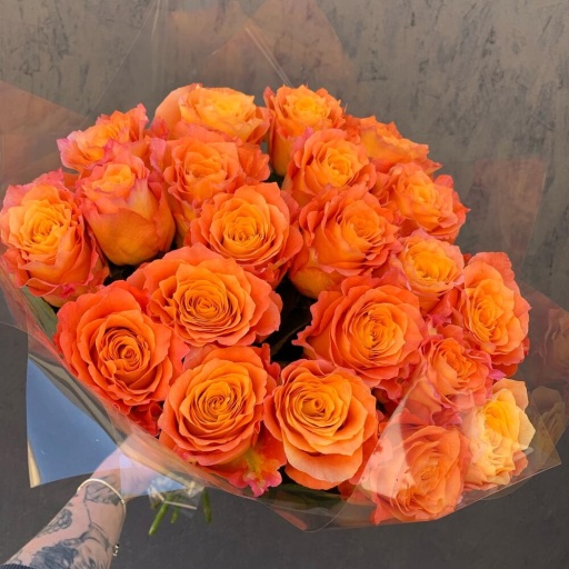 Букет из 21 пионовидной розы «Фри Спирит». Фото №1