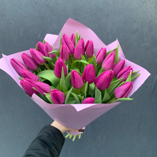 Букет из 25 фиолетовых тюльпанов "Тёрн". Фото №1