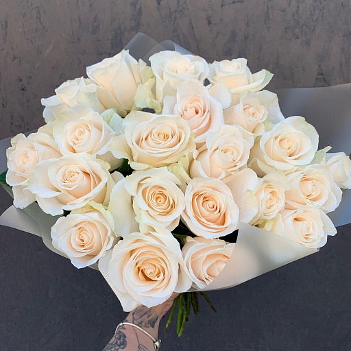 Букет из 21 белой розы «Венделла». Фото №3