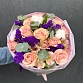 Букет с розами, альстромериями,статицей,хлопком и эвкалиптом "Вероника". Фото №7