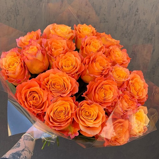 Букет из 21 пионовидной розы «Фри Спирит». Фото №5