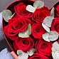 Композиция из красных роз и эвкалипта в коробке-сердце "Влюбленность". Фото №6