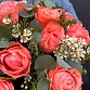 Корзина с пионовидными розами Кахала, эвкалиптом и ваксфлауэром "Белуччи". Фото №6