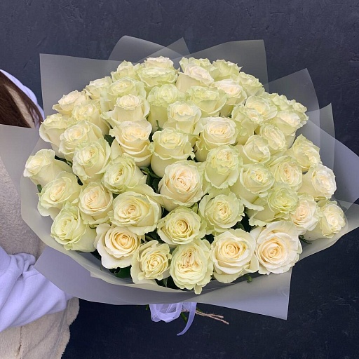 Букет из 51 белой розы "Мондиаль". Фото №3