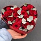 Композиция из красных роз и эвкалипта в коробке-сердце "Влюбленность". Фото №1