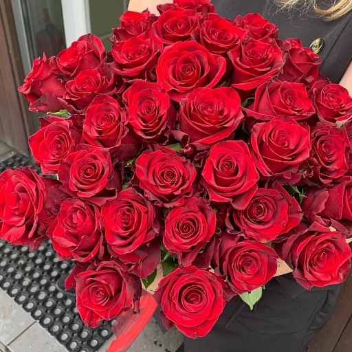 Букет из 25 красных роз "Сандра". Фото №4