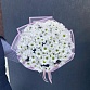 Букет из 21 ветки белой кустовой хризантемы "Снежная дымка". Фото №1