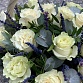 Корзина с белыми розами, эвкалиптом и лавандой "Вернисаж". Фото №6