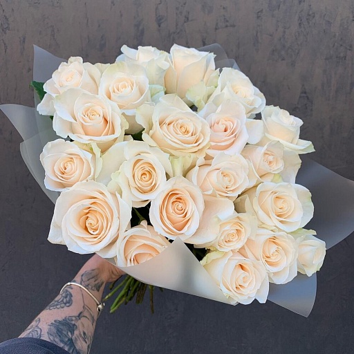 Букет из 21 белой розы «Венделла». Фото №4