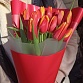 Букет из красно-желтых тюльпанов "Ламбруско". Фото №6