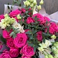 Букет из пионовидных роз, эустомы и эвкалипта "Амелия". Фото №6