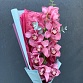 Ветка розовой орхидеи с эвкалиптом в стильной упаковке "Ла-Манш". Фото №4