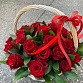 Корзина из 25 красных роз и зелени "Эксплорер". Фото №3