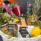 Подарочная корзина с фруктами, сырами, соленьями и  декором «Летнее раздолье». Фото №3