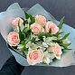 Букет из розовых роз, альстромерии и зелени «Матильда». Фото №3