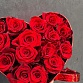 Композиция из красных роз в коробке-сердце "Признание". Фото №6