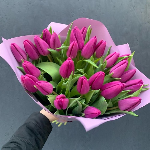 Букет из 25 фиолетовых тюльпанов "Тёрн". Фото №2