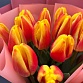 Букет из 15 желто-красных тюльпанов "Смэш". Фото №7