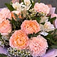 Букет с альстромериями, кустовой розой, гвоздикой и ваксфлауэром "Мане". Фото №7