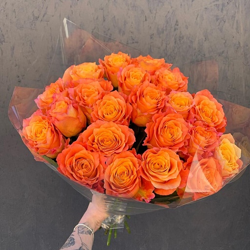 Букет из 21 пионовидной розы «Фри Спирит». Фото №4