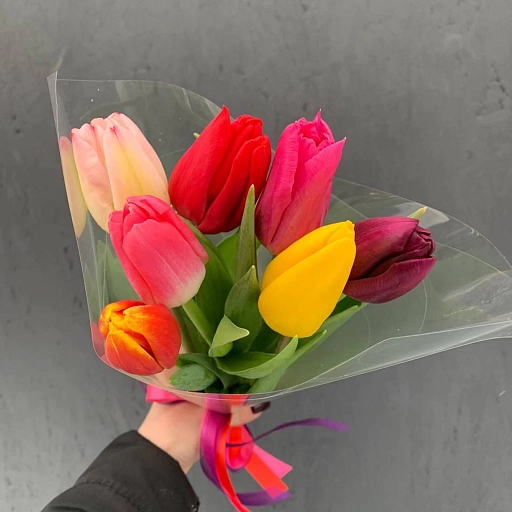 Букет из 7 разноцветных тюльпанов "Ассорти". Фото №5