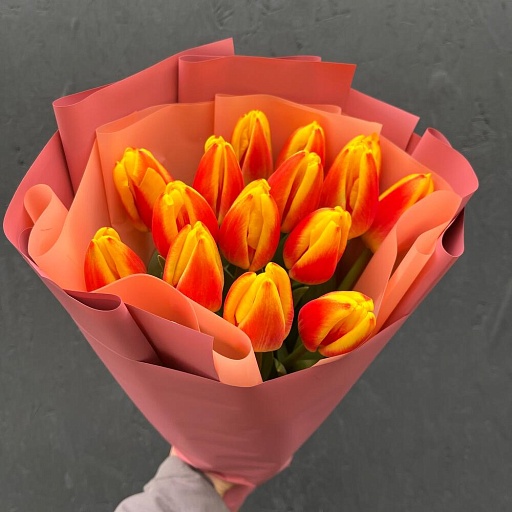 Букет из 15 желто-красных тюльпанов "Смэш". Фото №5